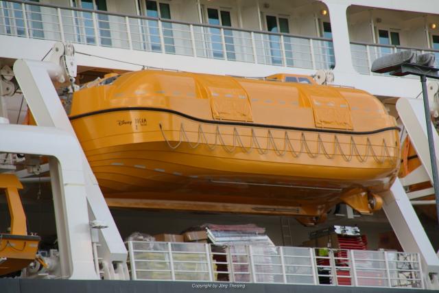 _Disney_Dream__Meyer_Werft_07._November_2010__7_.jpg