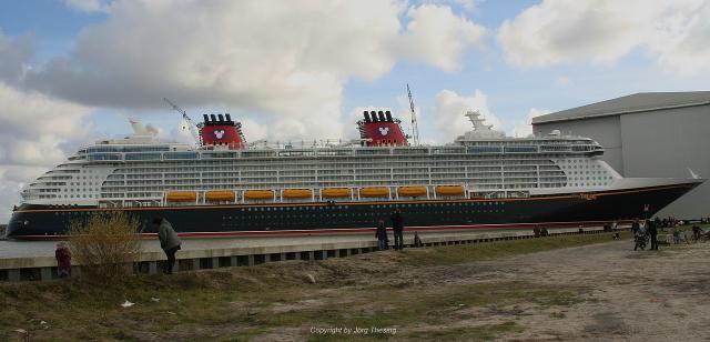 _Disney_Dream__Meyer_Werft_07._November_2010__13_.jpg