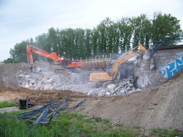 100_2011.jpg