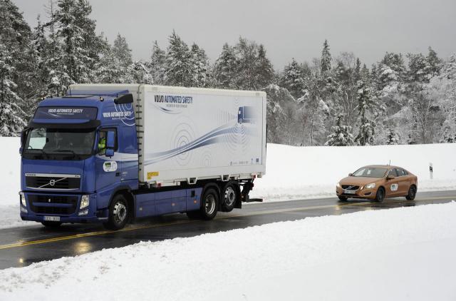 volvo_sartre_platooning_1.jpg