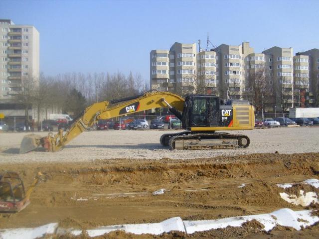 Laatzen_Arkaden_02___Caterpillar_324E_LN.JPG