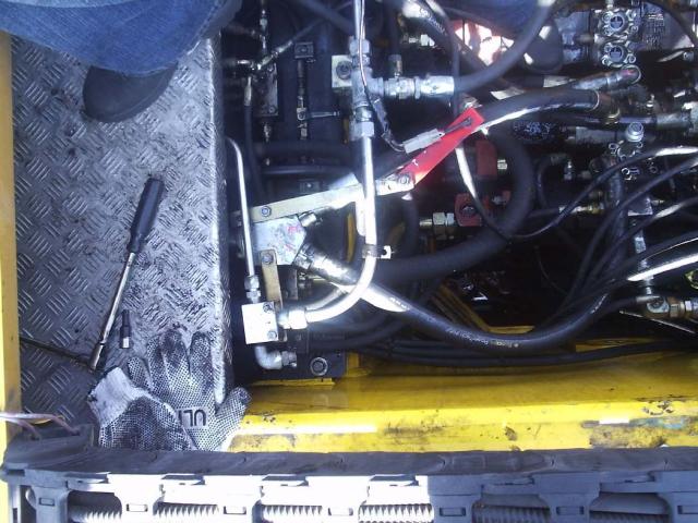 1208_Transmission_004m.jpg