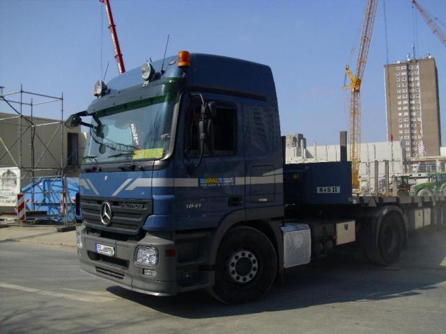 Mercedes_Benz_Actros_MP2_1841.JPG