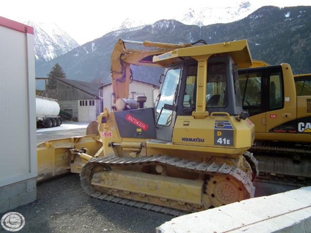 komatsu_D41E_2.jpg