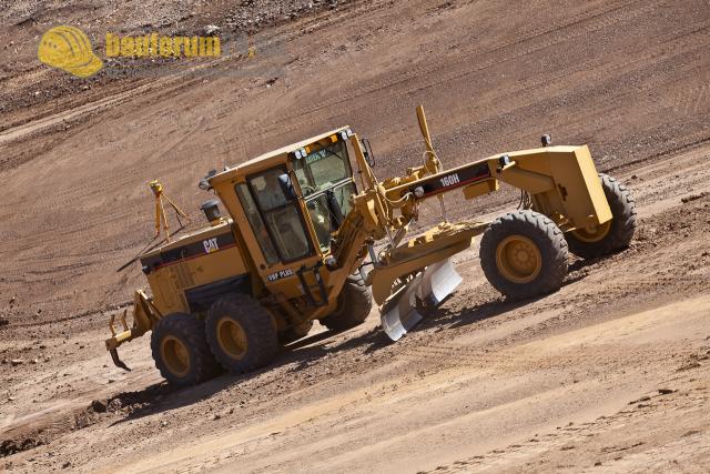 040_cat_grader_140h.jpg