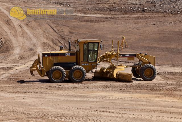 046_caterpillar_grader_160h.jpg