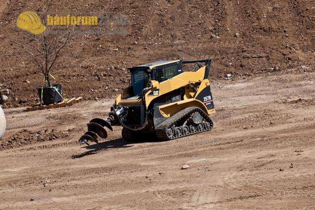 054_caterpillar_tracked_loader_257b.jpg