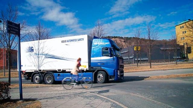 volvo_trucks_intersafe_B.jpg