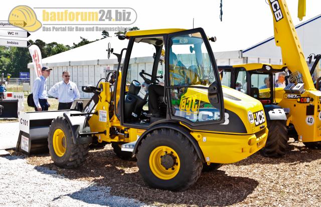 33_TiefbauLive___recycling_Aktiv_2011_jcb.jpg
