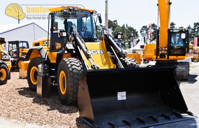 34_TiefbauLive___recycling_Aktiv_2011_jcb.jpg
