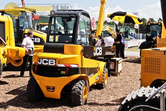 37_TiefbauLive___recycling_Aktiv_2011_jcb_teletruk.jpg