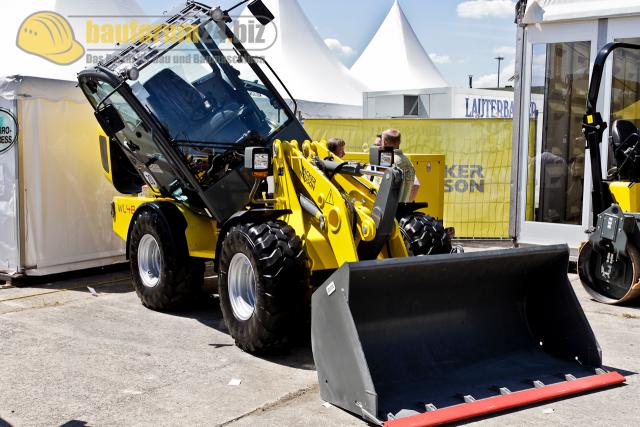 51_TiefbauLive___recycling_Aktiv_2011_wacker_neuson_wl48.jpg