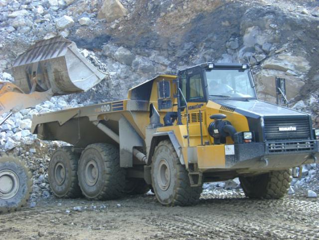 komatsu_hm400_2_1.jpg