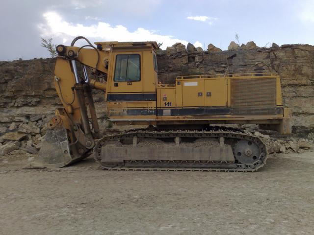 CAT 245 escavatore cingolato caterpillar Post-12226-1306059496_thumb