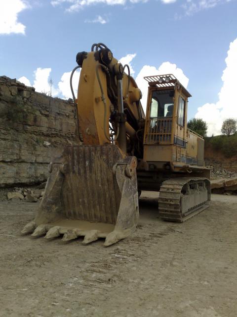 CAT 245 escavatore cingolato caterpillar Post-12226-1306059536_thumb
