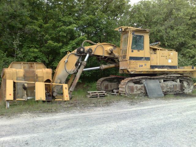 CAT245_5.jpg
