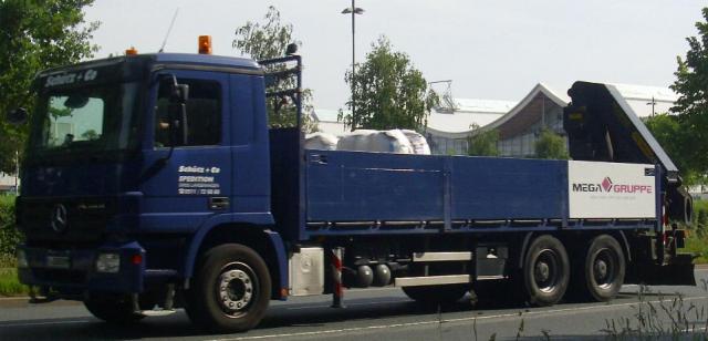 000__Mercedes_Benz_Actros___MP2___26XX___Bild_01_.JPG