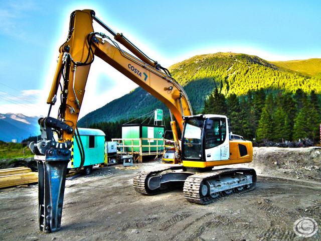 Liebherr_R926_2.jpg