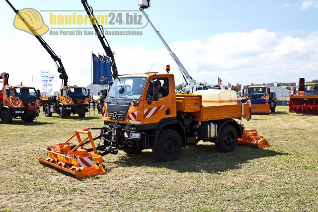 003_demopark_2011_komunal_unimog.jpg