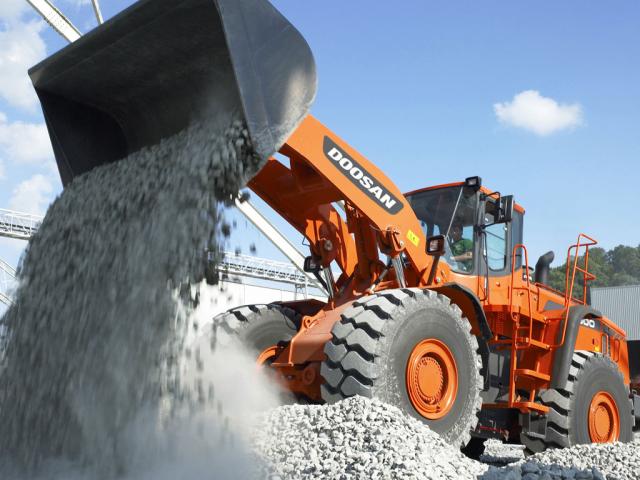 doosan_steinexpo_2.jpg