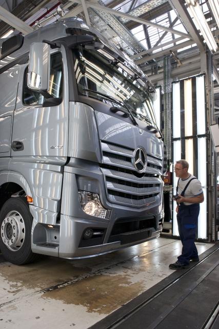 mercedes_benz_neuer_actros_2.jpg