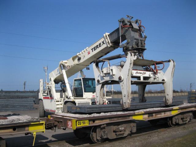 terex_reach_stacker_tfc45lx_heisstahl_2.jpg