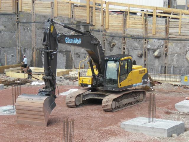 Volvo_EC_240C_NL__2_.JPG