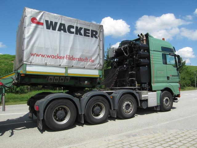 Copyright___Maulwurfmax_2011.Gebr_der_Wacker_GmbH_MAN_TGX_41.680_NOOTEBOOM_11.7.2011_3.jpg