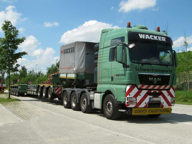 Copyright___Maulwurfmax_2011.Gebr_der_Wacker_GmbH_MAN_TGX_41.680_NOOTEBOOM_11.7.2011_4.jpg