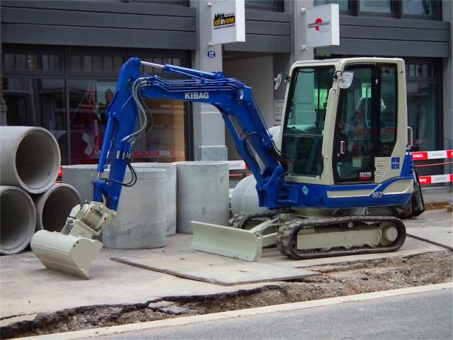 Takeuchi_228_1.jpg