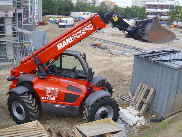 __Manitou_Maniscopic_MT_932.JPG