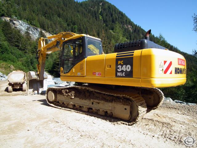 Komatsu_PC340_2.jpg