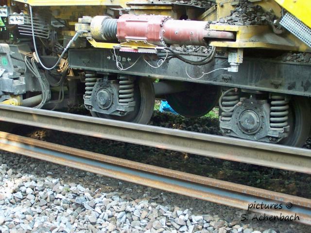 051.jpg