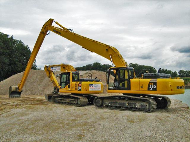 Komatsu_PC350_SLF_und_PC190.jpg