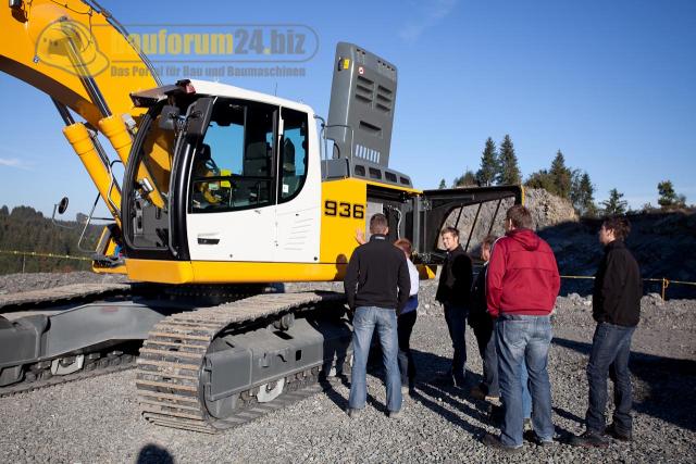 13_Liebherr_R936_Wertach2011.JPG