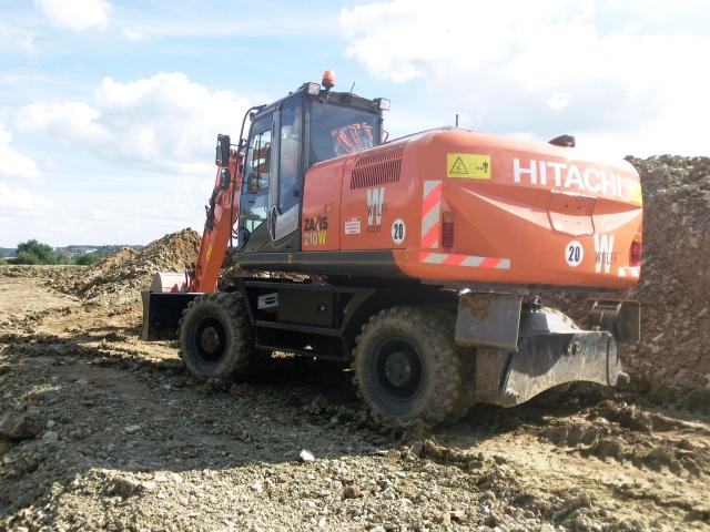 Hitachi_Zaxis210w_wolff_tiefbau_19.jpg