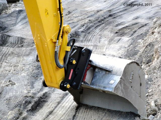 newholland_E235_5.jpg