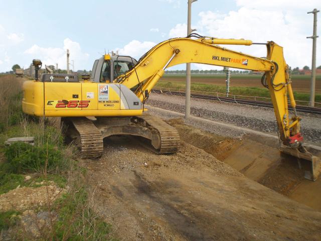 hkl_baumaschinen_bagger_mieten_1.jpg