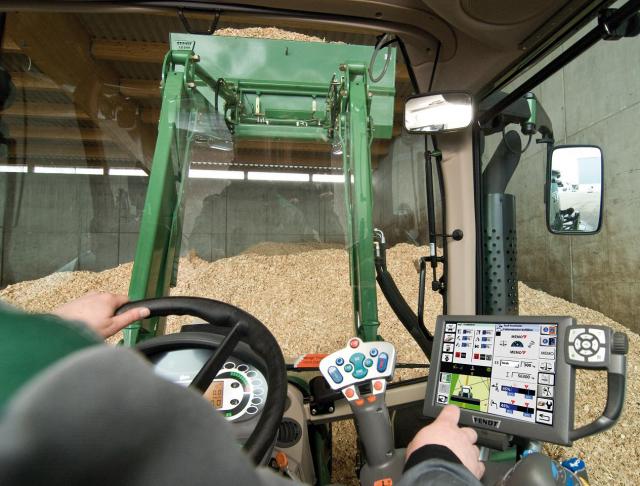 Fendt_CargoProfi_Agritechnica_2011b.jpg