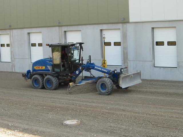 Copyright___Maulwurfmax_2011.Richard_Schulz_Tiefbau_NEW_HOLLAND_F_106.6_A_15.9.2011_8.jpg