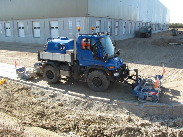 Copyright___Maulwurfmax_2011.Richard_Schulz_Tiefbau_Mercedes_Benz_UNIMOG_U_400_18.10.2011_2.jpg