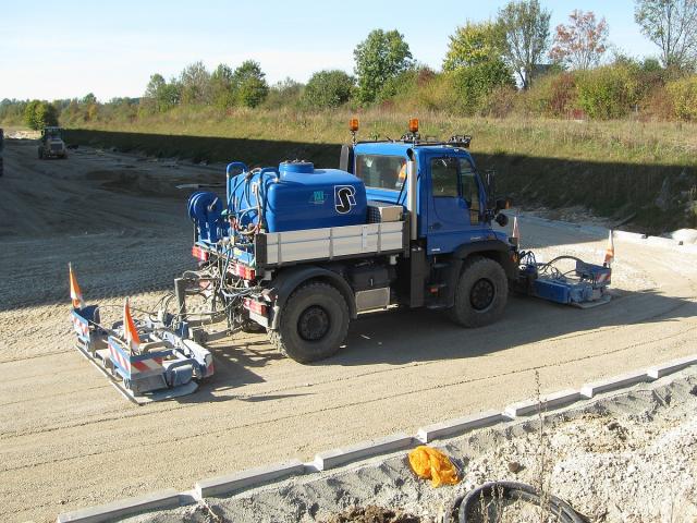 Copyright___Maulwurfmax_2011.Richard_Schulz_Tiefbau_Mercedes_Benz_UNIMOG_U_400_18.10.2011_3.jpg