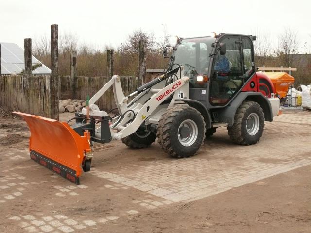 Takeuchi_Radlader_TW_8_AS.jpg