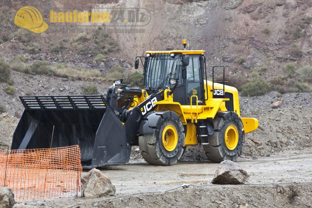 jcb_pressekonferenz_2012_10.jpg