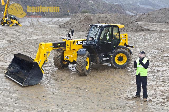 jcb_pressekonferenz_2012_24.jpg