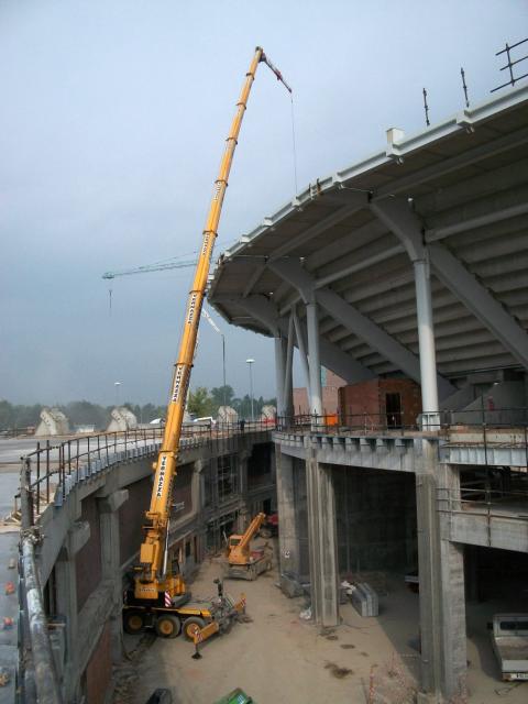 Terex_baut_Juventus_Stadion.jpg