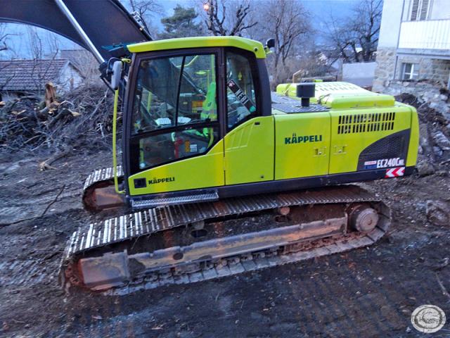 volvo_ec240c_2.jpg