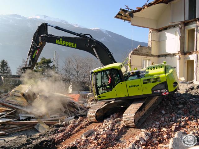 volvo_ec240c_7.jpg