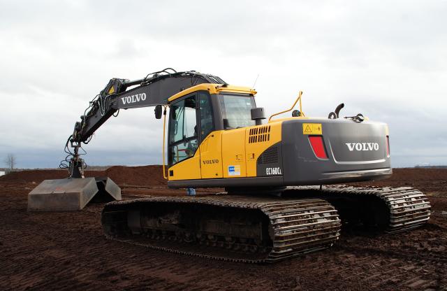 Volvo_EC160CL_Kettenbagger.jpg