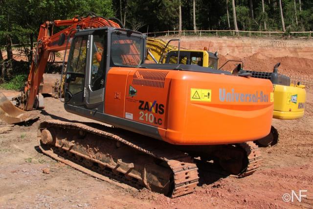 Hitachi_Zaxis_210LC_3.JPG